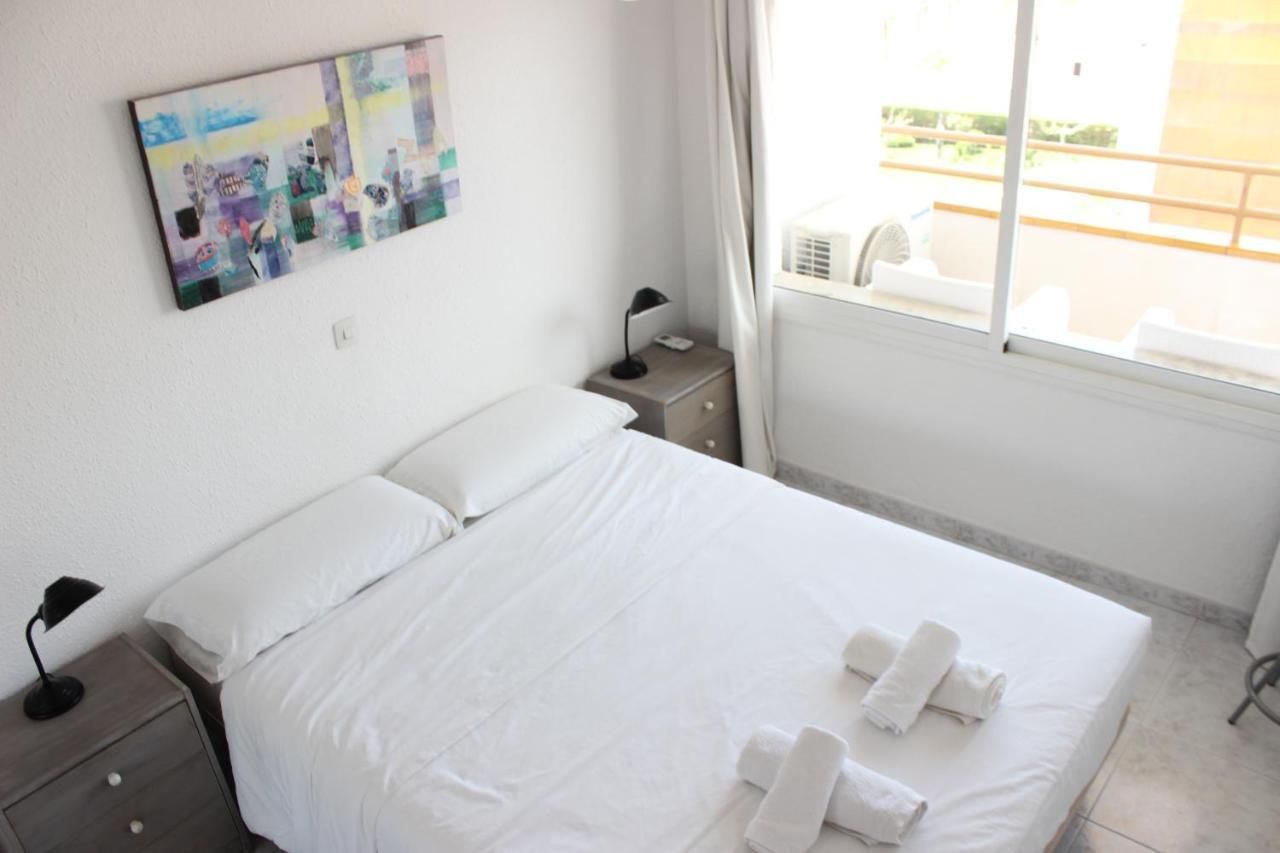 Beautiful Apartment In Front Of Beach, Pool, View Roses Exterior photo